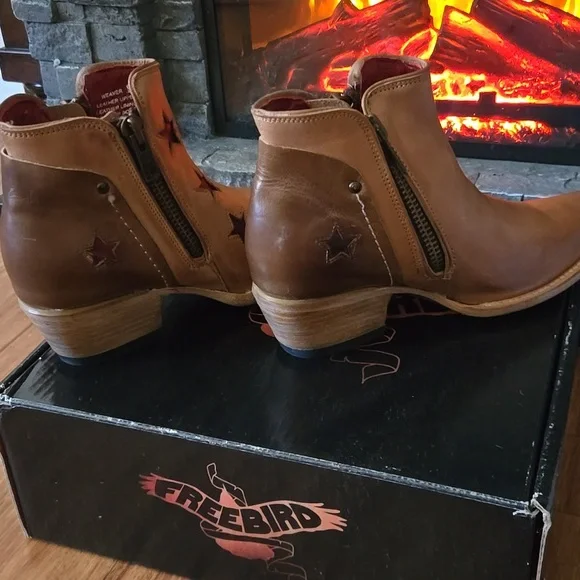 Freebird Brown Leather Star Cutout Ankle Booties - Picture 3 of 6
